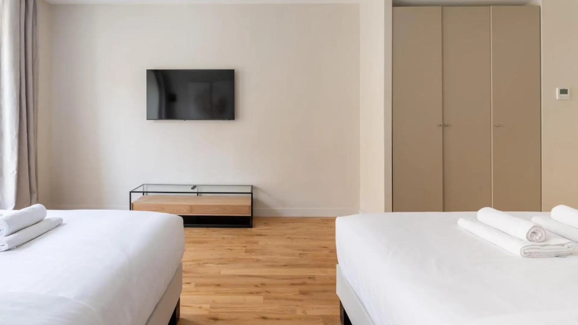 Luxe State Of The Art Near Montmartre Apartment