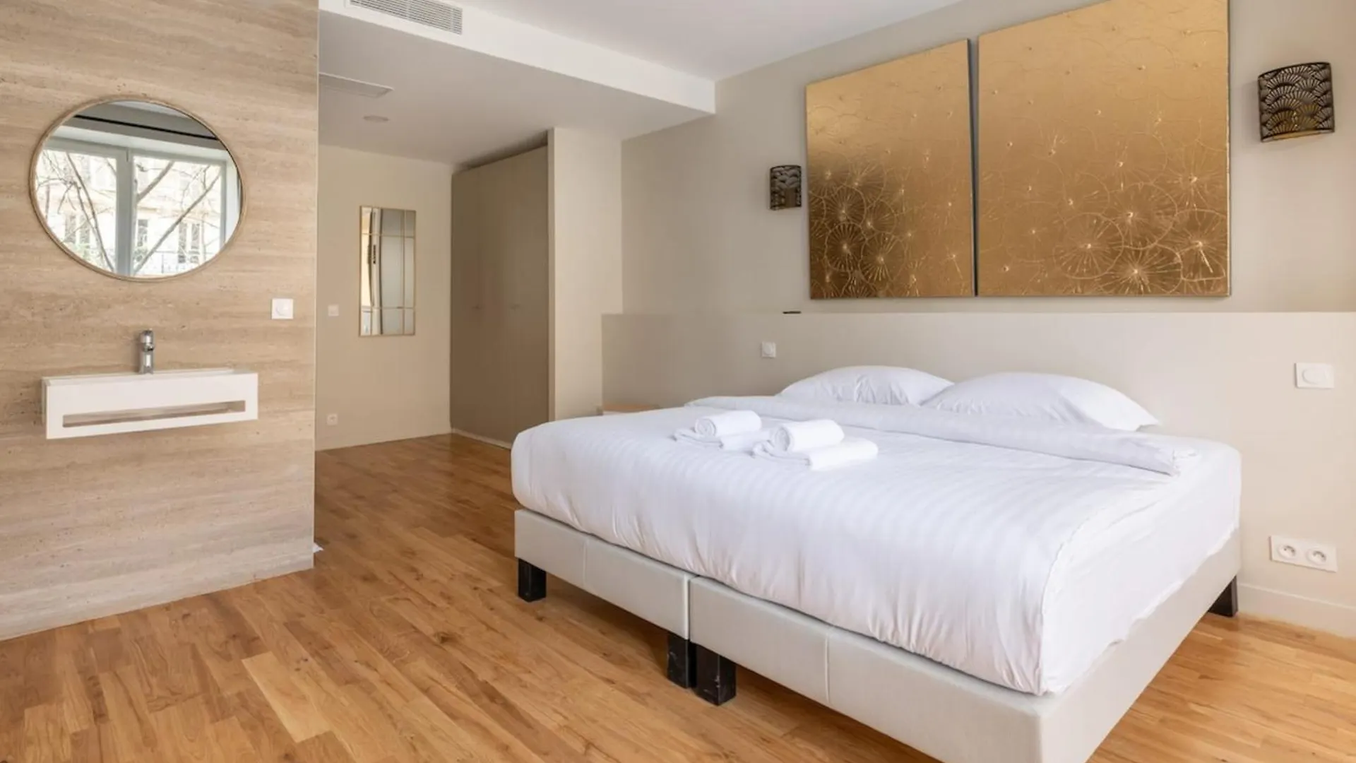 Luxe State Of The Art Near Montmartre Apartment Paris
